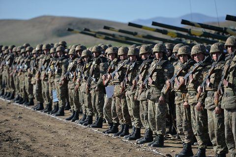 Հայկական բանակի զինծառայողներ