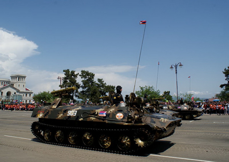 Самоходный ПТРК "Штурм-С" на параде в Степанакерте