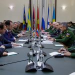 Армянская и российская делегации во время подписания соглашения об объединенной группировке войск