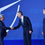Встреча президента Армении Сержа Саргсяна с генсеком НАТО и президентом Польши во время Варшавского саммита НАТО. 2016 год (Архив)