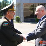 Министр обороны Азербайджана Закир Гасанов и министр обороны Грузии Леван Изория