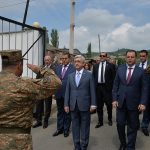 Доклад командующего воинской части президенту Армении