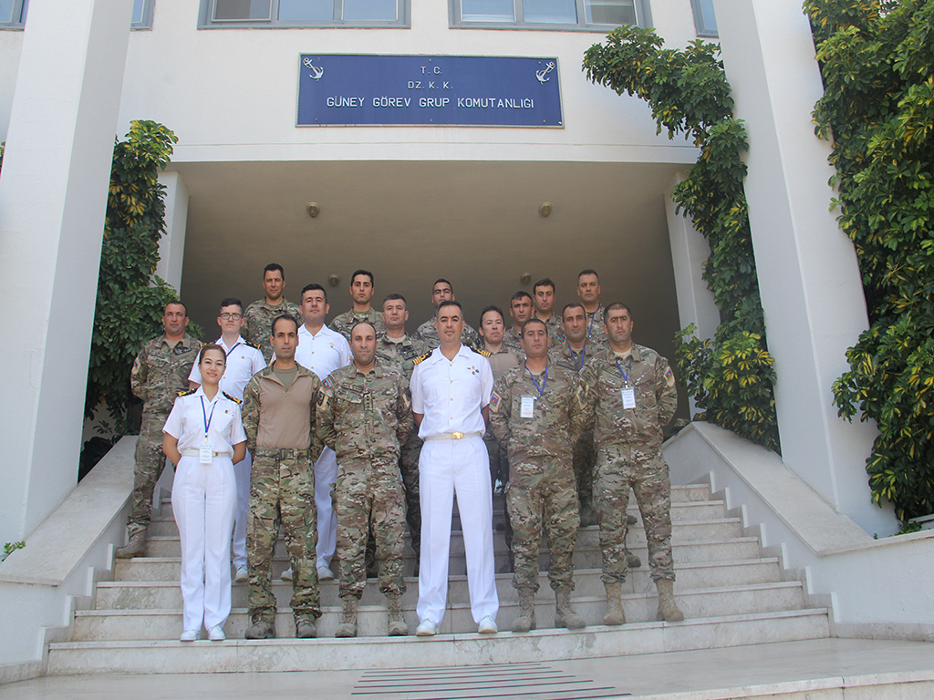 Военнослужащие спецназа ВМС Азербайджана во время подготовки в Турции