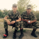 Убитый военнослужащий Орхан Гусейнов (справа)
