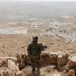 Военнослужащий ВС Ливана на ливано-сирийской границе