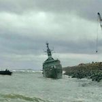 Иранский фрегат Damavand выбросило на берег Каспийского моря