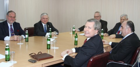 Minister Nalbandian meets Azerbaijani FM and cochairs