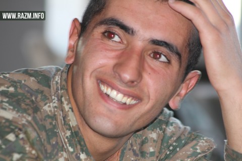 Ժպտացող զինվոր