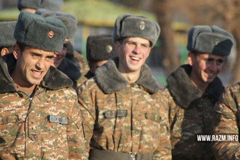 Ժպտացող զինվորներ