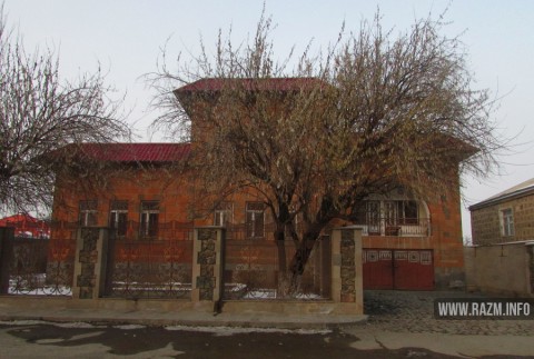 Վազգեն Սարգսյանի առանձնատունը Արարատ գյուղում