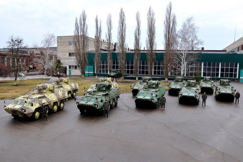 Ուկրաինայի ազգային գվարդիային հանձնված ԲՏՌ-4 զրահափոխադրիչները
