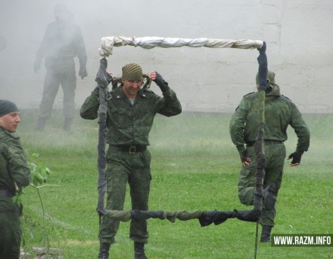 Գյումրու սահմանապահ ջոկատի զինծառայողները ցուցադրական վարժության ժամանակ