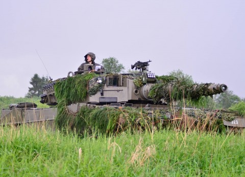 Գերմանիայի ԶՈւ Leopard-2A4 տանկը վարժանքի ժամանակ