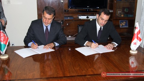 Վրաստանի և Աֆղանստանի պաշտպանության նախարարները փոխըմբռման հուշագիր են ստորագրում