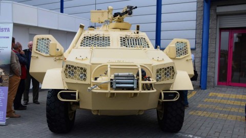 Լեհաստանում արտադրված Դոզոր-Բ ուկրաինական զրահամեքենան