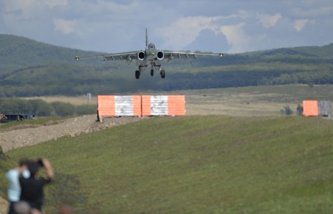 Սու-25 գրոհիչը վայրէջքի ժամանակ  Նկարը՝  «ԻՏԱՌ-ՏԱՍՍ» լրատվական գործակալության