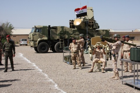Իրաքի զինված ուժերի նոր ստացած Պանցիր-Ս1 զենիթահրթիռային համալիրն ու Իգլա-Ս զենիթահրթիռային համալիրը