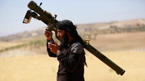 Սիրիայում կռվող Jabhat al-Nusra խմբավորման զինյալը դյուրակիր ՀՕՊ համալիրով