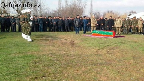 Ադրբեջանցի սպանված զինծառայողի հուղարկավորության պատվո արարողությունը