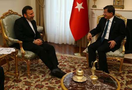 Իրանի կապի նախարար Մահմուդ Վաիզին և Թուրքիայի վարչապետ Ահմեթ Դավութօղլուն