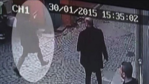 Կադր՝ ահաբեկչին նկատած տեսախցիկի տեսաժապավենից. աղբյուրը՝ «Հուրրիյեթ դեյլի նյուզ» լրատվական