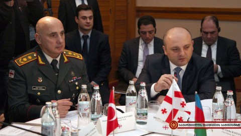 Վրաստանի պաշտպանության նախարար Մինդիա Ջանելիձեն և ԶՈւ ԳՇ պետ, գեներալ-մայոր Վախթանգ Կապանաձեն