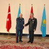 Թուրքիայի ԶՈւ ցամաքային զորքերի հրամանատար Հուսուլի Աքարը և Ղազախստանի ԶՈւ ցամաքային զորքերի հրամանատար Մուրատ Մայկեևը