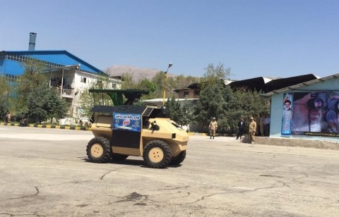 2015թ. ապրիլին Իրանում ներկայացված «Նազիր» անվավոր ռոբոտը՝ դյուրակիր զենիթահրթիռային համալիրներով