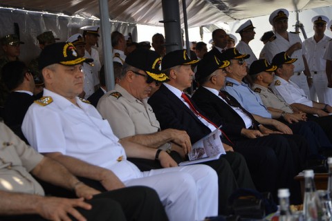 Թուրքիայի նախագահ Էրդողանը, պաշտպանության նախարարը և ԶՈւ ԳՇ ղեկավարները հետևում են «Դենիզքուրդու-2015» զորավարժության ընթացքին՝ մայիսի 23, 2015 թ. 