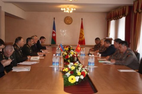  Ղրղզստանի և Ադրբեջանի պաշտպանության նախարարներ Աբիբիլլի Կուդայբերդիևը և գեներալ-գնդապետ-Զաքիր Հասանովը 2015-ի հունիսի 1-ին հանդիպել են Բիշքեքում