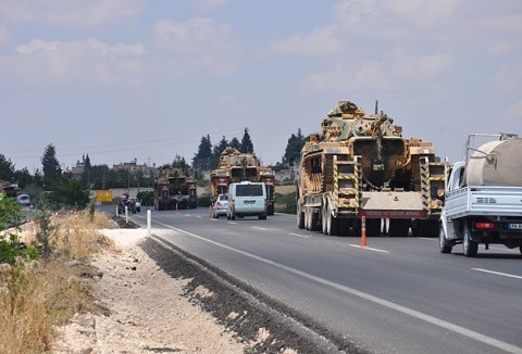 Թուրքիայի ԶՈւ-ն զրահամեքենաներ է ուղարկում Սիրիային սահմանամերձ շրջաններ