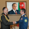 Ձախից՝ Թուրքիայի ռազմական կցորդ Հասան Նևզաթ Թաշդելերը՝ սահմանապահ պետական ծառայության պետ Էլչին Գուլիևին հյուրընկալվելիս
