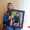 Զոհված զինծառայող Զյոհրաբ Մուսթաֆազադեի մայրը՝ որդու նկարը ձեռքին