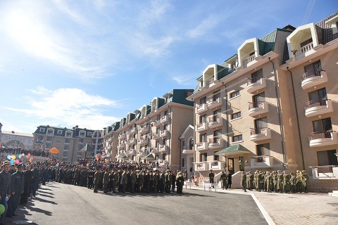 Պաշտպանության բանակի սպաների համար կառուցված բնակելի շենքերը՝ 176 բնակարաններով