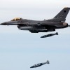F-16 կործանիչի արձակած կառավարելի ռումբերը: