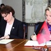 Վրաստանի և Ալբանիայի պաշտպանության նախարարները հուշագիրը ստորագրելիս