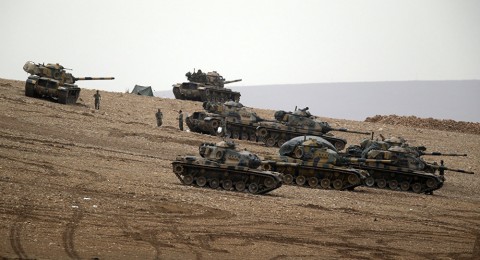 Իրաքի տարածքում տեղակայված թուրքական ստորաբաժանման զինծառայողներ և տանկեր