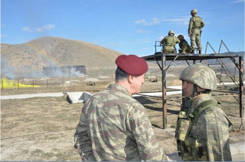 Մարտի 11-ին Թուրքիայի ԶՈՒ ԳՇ պետ, բանակի գեներալ Հուլուսի Աքարն մասնակցել է հատուկ նշանակության կուրսերն ավարտած զինծառայողների երդման արարողությանը: