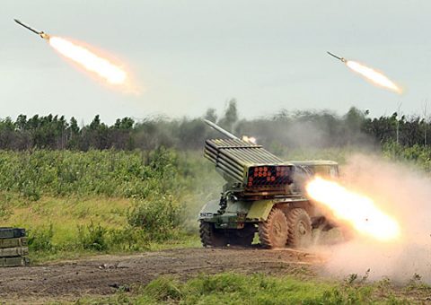 Գրադ համազարկային կրակի ռեակտիվ կայանը կրակելիս. (արխիվ)<br /> Նկարը՝ ՌԴ ՊՆ-ի