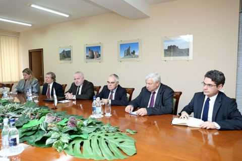 ԵԱՀԿ ՄԽ համանախագահները և ԵԱՀԿ գործող նախագահի անձնական ներկայացուցիչը Երևանում ունեցած հանդիպումներից մեկի ժամանակ