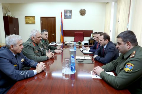 Բանակցություններ Հայաստանի և Հունաստանի ՊՆ ներկայացուցիչների մասնակցությամբ