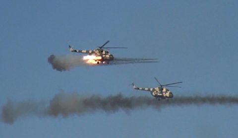Ադրբեջանի ԶՈւ Մի-8/17 ուղղաթիռները՝ իսրայելական արտադրության Lahat հակատանկային հրթիռ կրակելիս