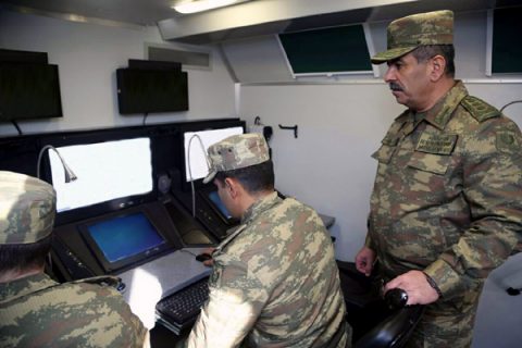 Ադրբեջանի պաշտպանության նախարարն այցելել է ՌՕՈւ շարժական հրամանատարական կետ