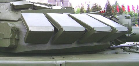 «Կոնտակտ-5» դինամիկ զրահի արկղիկները՝ դրված տանկի աշտարակի վրա