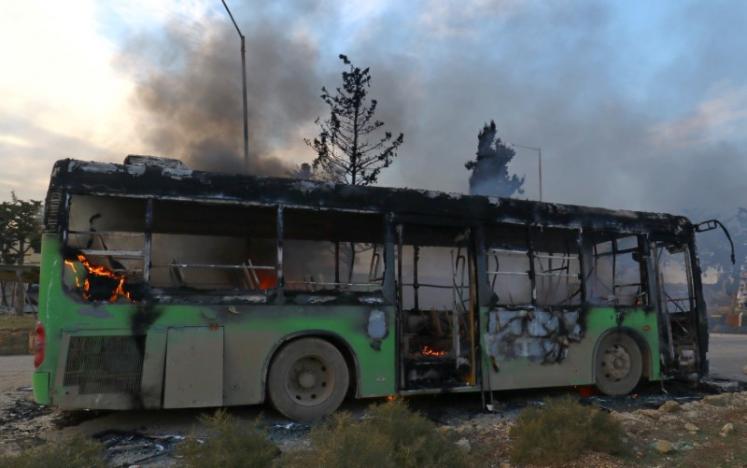 Իդլիբի նահանգում հրկիզված ավտոբուսներից մեկը Լուսանկարը՝ Reuters գործակալության