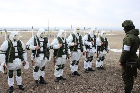 ՌԴ ԶՈւ հայաստանյան ռազմաբազայի դիպուկահարները վարժանքների ժամանակ