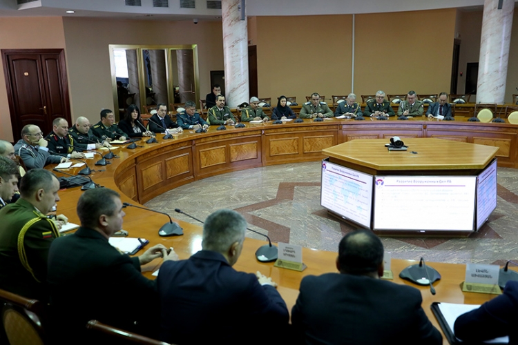 ՀՀ ՊՆ վարչական համալիրում տեղի է ունեցել Հայաստանում հավատարմագրված ռազմական կցորդների ասոցիացիայի հետ ամփոփիչ հանդիպումը