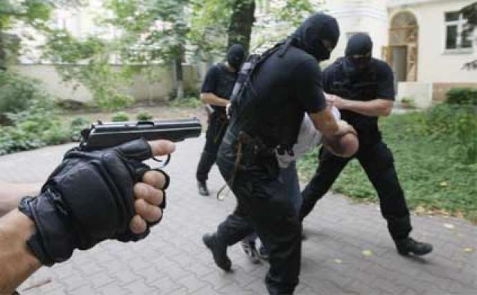 Ադրբեջանի պետանվտանգության ծառայության հատուկ ջոկատայինները ձերբակալում են զինյալների. (արխիվ)