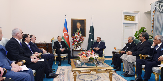 Ադրբեջանի նախագահ Իսլամ Ալիևը և Պակիստանի վարչապետ Նավազ Շարիֆը
