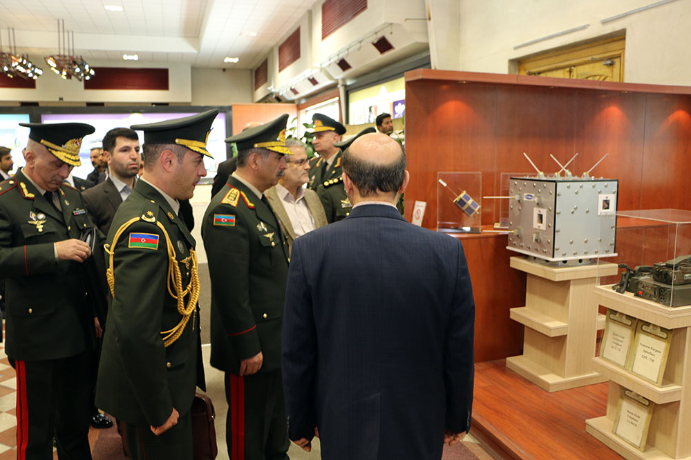 Ադրբեջանի պաշտպանության նախարարի ղեկավարած պատվիրակությունը այցելել է Իրանի ռազմական արդյունաբերության ցուցահանդեսին. ապրիլ 2017